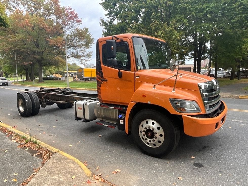 Cab and Chassis Truck-Light and Medium Duty Trucks-Hino-2017-268-Reading-PA-170,903\n\t\tmiles-$ 38,250 - Image 1