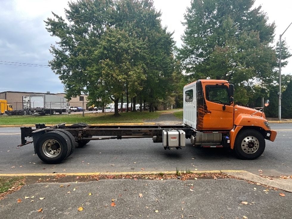 Cab and Chassis Truck-Light and Medium Duty Trucks-Hino-2017-268-Reading-PA-170,903\n\t\tmiles-$ 38,250 - Image 12