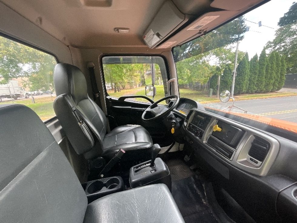 Cab and Chassis Truck-Light and Medium Duty Trucks-Hino-2017-268-Reading-PA-170,903\n\t\tmiles-$ 38,250 - Image 19