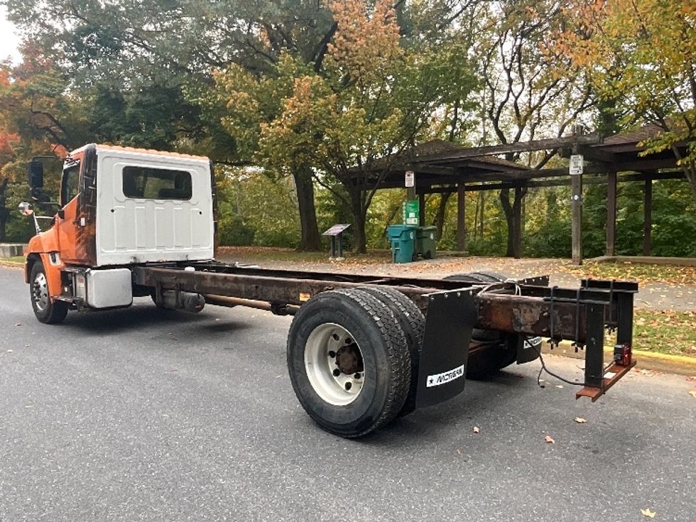 Cab and Chassis Truck-Light and Medium Duty Trucks-Hino-2017-268-Reading-PA-170,903\n\t\tmiles-$ 38,250 - Image 6
