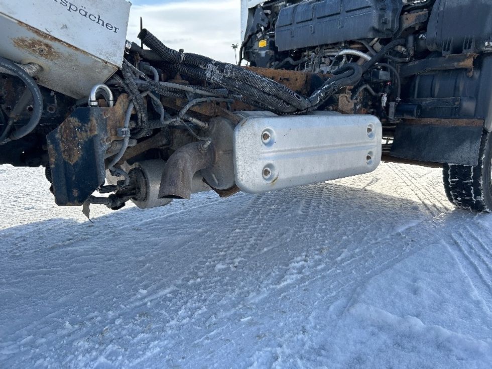 Cab and Chassis Truck-Light and Medium Duty Trucks-Hino-2019-195-Montreal-PQ-134,773\n\t\tkm-$ 57,250 - Image 12