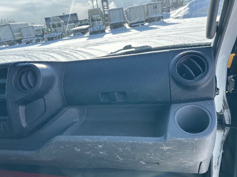 Cab and Chassis Truck-Light and Medium Duty Trucks-Hino-2019-195-Montreal-PQ-134,773\n\t\tkm-$ 57,250 - Image 19