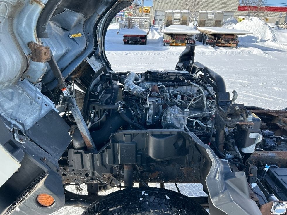 Cab and Chassis Truck-Light and Medium Duty Trucks-Hino-2019-195-Montreal-PQ-134,773\n\t\tkm-$ 57,250 - Image 22