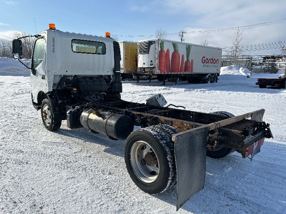 Cab and Chassis Truck-Light and Medium Duty Trucks-Hino-2019-195-Montreal-PQ-134,773\n\t\tkm-$ 57,250 - Image 6