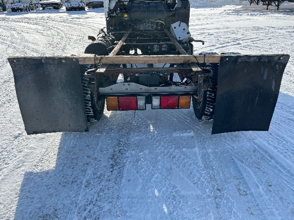 Cab and Chassis Truck-Light and Medium Duty Trucks-Hino-2019-195-Montreal-PQ-134,773\n\t\tkm-$ 57,250 - Image 9