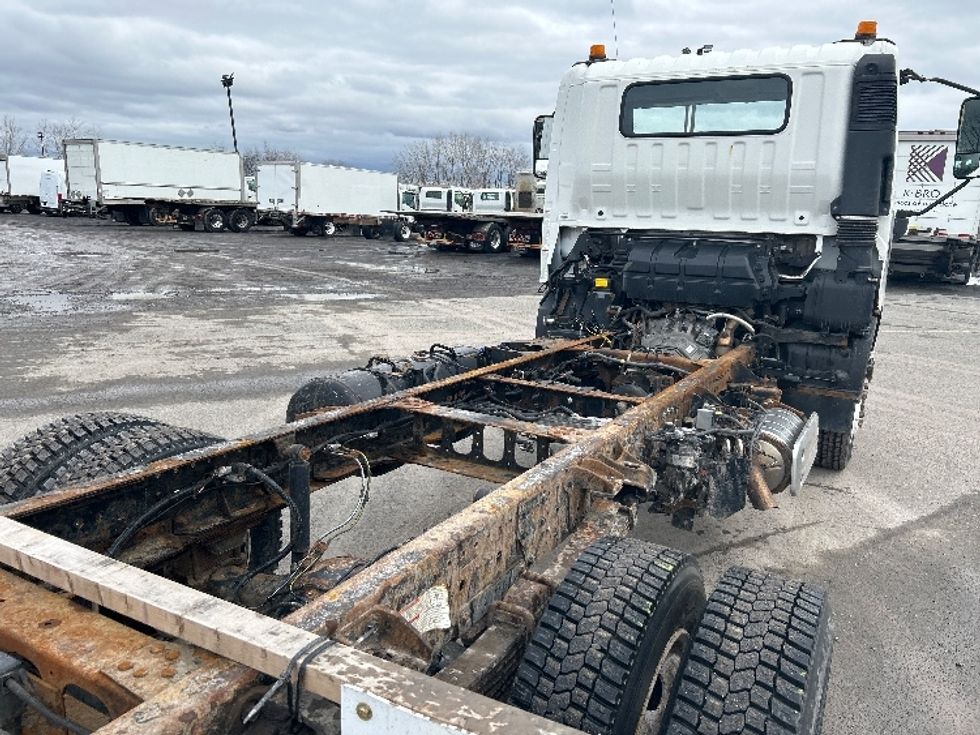 Cab and Chassis Truck-Light and Medium Duty Trucks-Hino-2019-195-Montreal-PQ-143,249\n\t\tkm-$ 56,750 - Image 10
