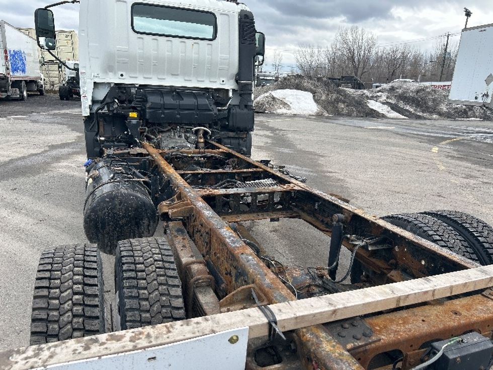Cab and Chassis Truck-Light and Medium Duty Trucks-Hino-2019-195-Montreal-PQ-143,249\n\t\tkm-$ 56,750 - Image 11