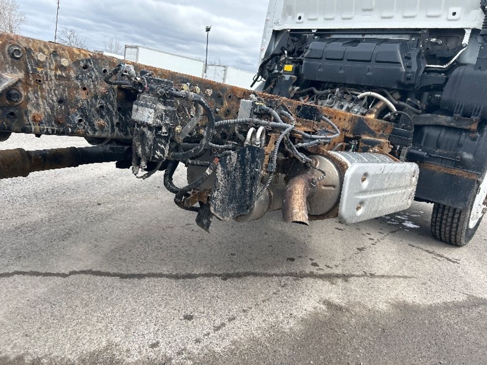 Cab and Chassis Truck-Light and Medium Duty Trucks-Hino-2019-195-Montreal-PQ-143,249\n\t\tkm-$ 56,750 - Image 13