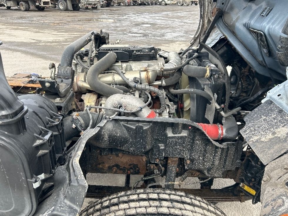 Cab and Chassis Truck-Light and Medium Duty Trucks-Hino-2019-195-Montreal-PQ-143,249\n\t\tkm-$ 56,750 - Image 22