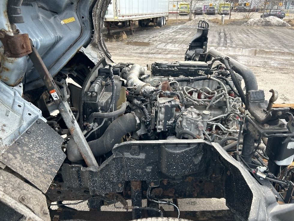 Cab and Chassis Truck-Light and Medium Duty Trucks-Hino-2019-195-Montreal-PQ-143,249\n\t\tkm-$ 56,750 - Image 23