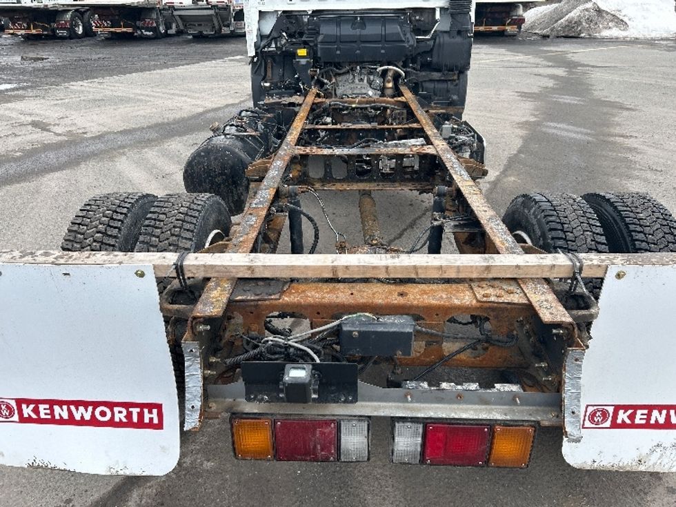 Cab and Chassis Truck-Light and Medium Duty Trucks-Hino-2019-195-Montreal-PQ-143,249\n\t\tkm-$ 56,750 - Image 8