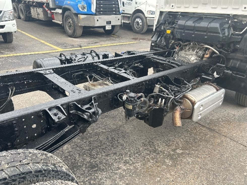 Cab and Chassis Truck-Light and Medium Duty Trucks-Hino-2019-195-Montreal-PQ-177,992\n\t\tkm-$ 53,250 - Image 20