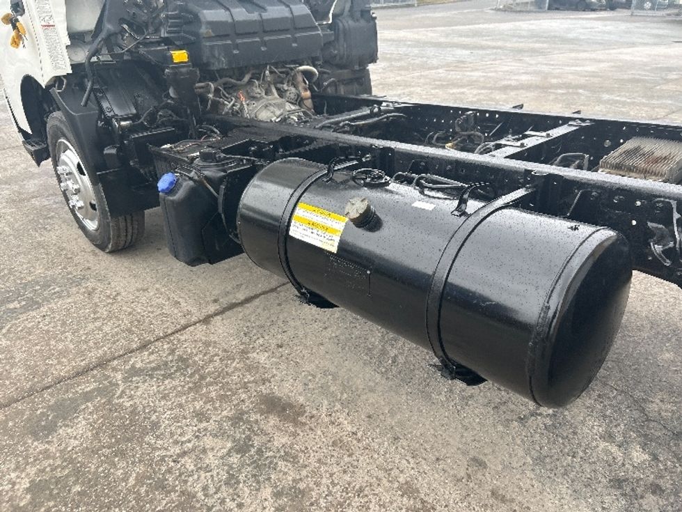 Cab and Chassis Truck-Light and Medium Duty Trucks-Hino-2019-195-Montreal-PQ-177,992\n\t\tkm-$ 53,250 - Image 5