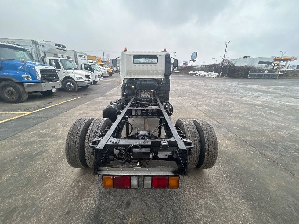 Cab and Chassis Truck-Light and Medium Duty Trucks-Hino-2019-195-Montreal-PQ-177,992\n\t\tkm-$ 53,250 - Image 7