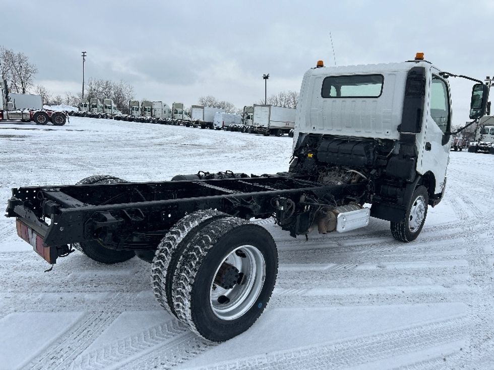 Cab and Chassis Truck-Light and Medium Duty Trucks-Hino-2019-195-Montreal-PQ-187,736\n\t\tkm-$ 53,250 - Image 10