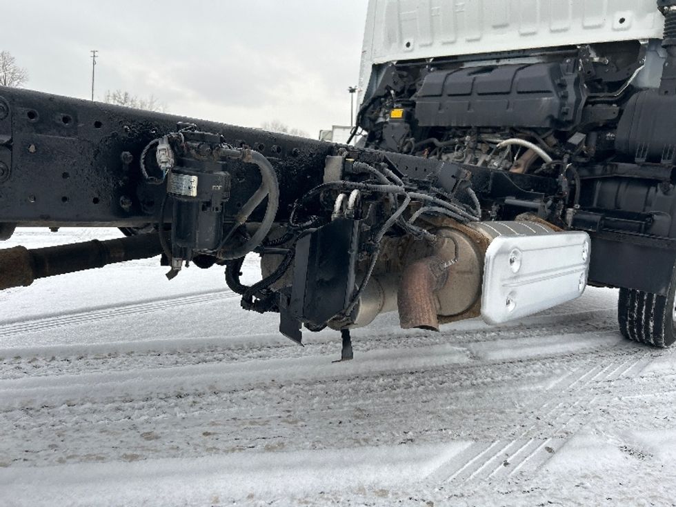 Cab and Chassis Truck-Light and Medium Duty Trucks-Hino-2019-195-Montreal-PQ-187,736\n\t\tkm-$ 53,250 - Image 11