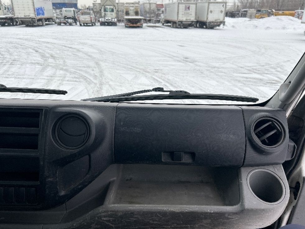 Cab and Chassis Truck-Light and Medium Duty Trucks-Hino-2019-195-Montreal-PQ-187,736\n\t\tkm-$ 53,250 - Image 18