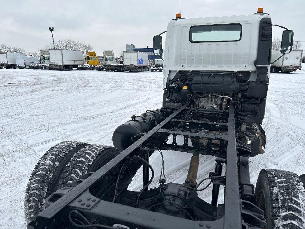 Cab and Chassis Truck-Light and Medium Duty Trucks-Hino-2019-195-Montreal-PQ-187,736\n\t\tkm-$ 53,250 - Image 8