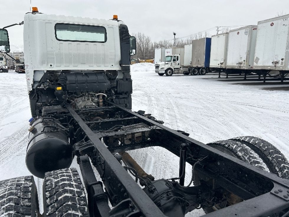 Cab and Chassis Truck-Light and Medium Duty Trucks-Hino-2019-195-Montreal-PQ-187,736\n\t\tkm-$ 53,250 - Image 9