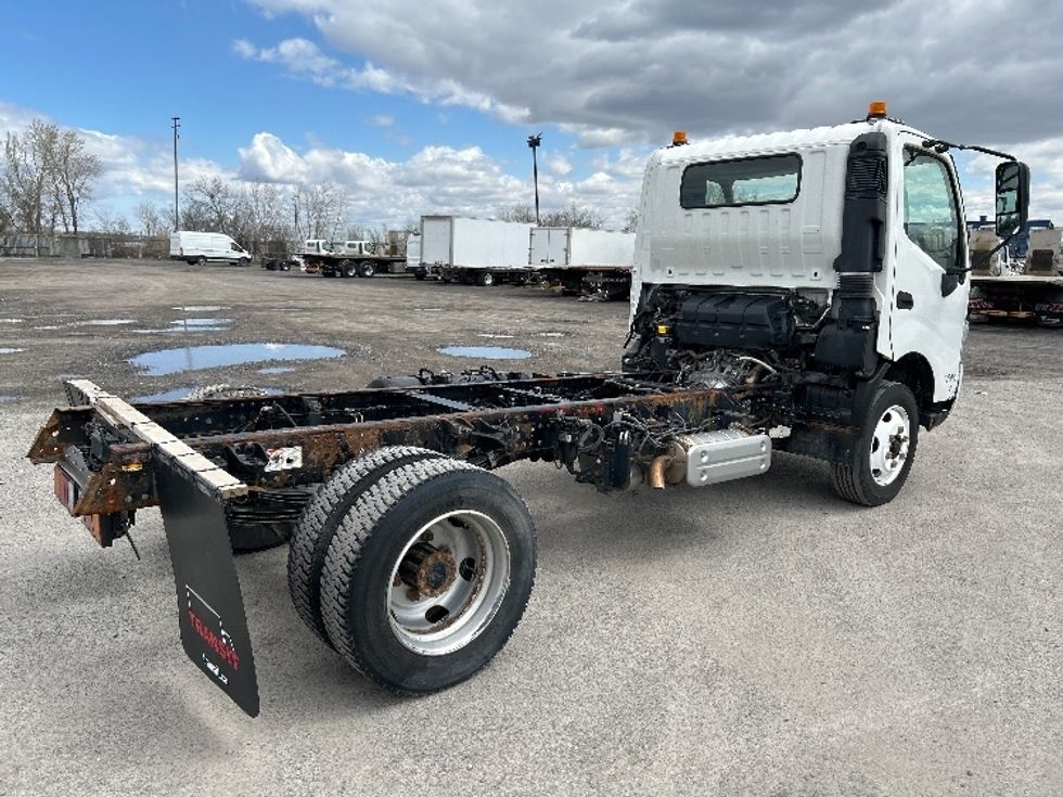 Cab and Chassis Truck-Light and Medium Duty Trucks-Hino-2019-195-Montreal-PQ-192,280\n\t\tkm-$ 43,000 - Image 10