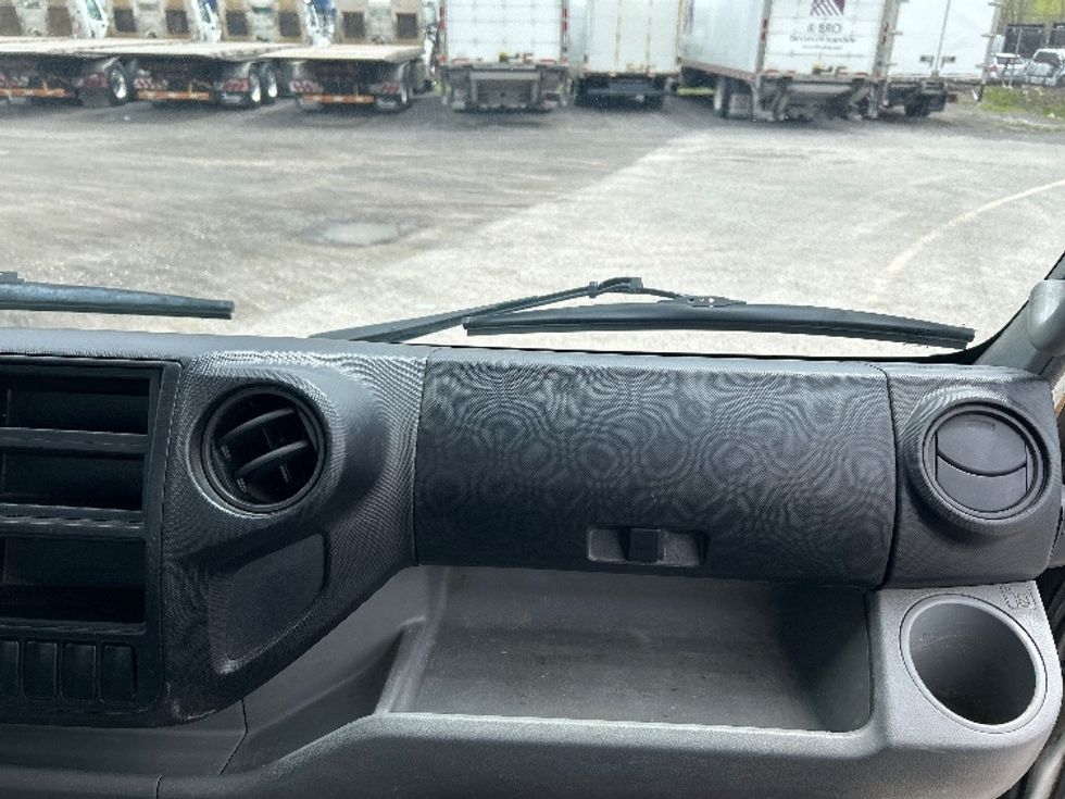 Cab and Chassis Truck-Light and Medium Duty Trucks-Hino-2019-195-Montreal-PQ-192,280\n\t\tkm-$ 43,000 - Image 18