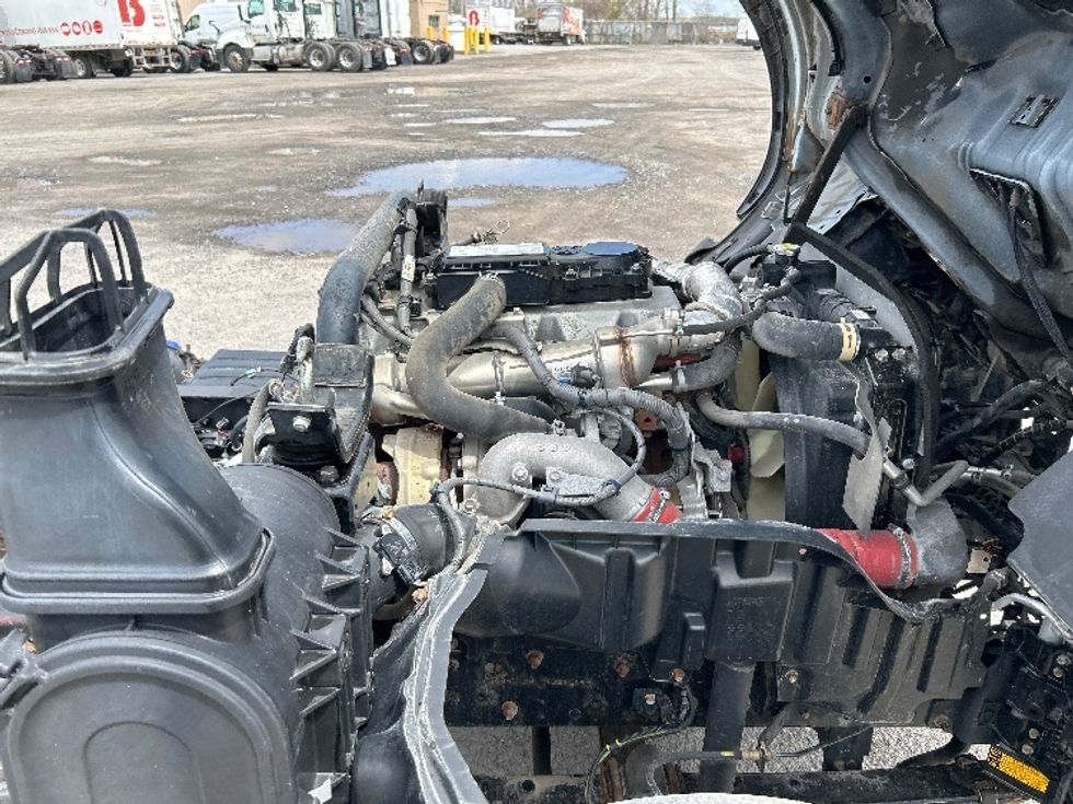 Cab and Chassis Truck-Light and Medium Duty Trucks-Hino-2019-195-Montreal-PQ-192,280\n\t\tkm-$ 43,000 - Image 20