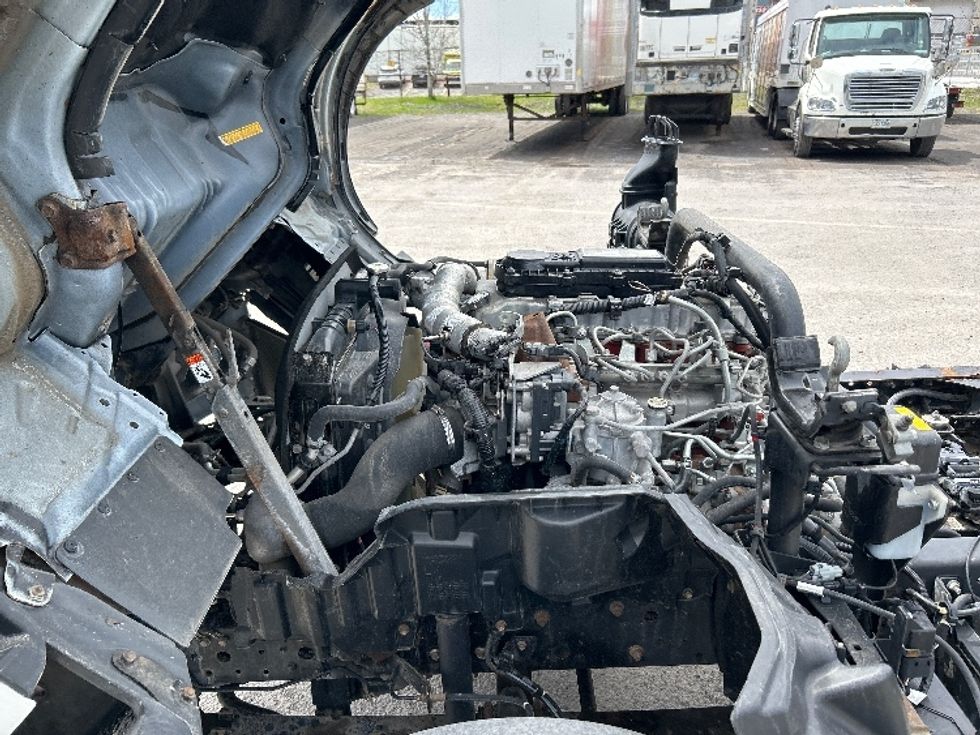 Cab and Chassis Truck-Light and Medium Duty Trucks-Hino-2019-195-Montreal-PQ-192,280\n\t\tkm-$ 43,000 - Image 21