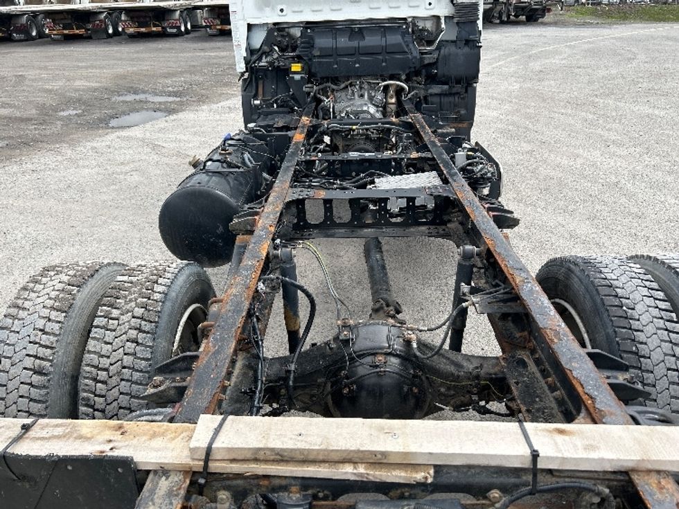 Cab and Chassis Truck-Light and Medium Duty Trucks-Hino-2019-195-Montreal-PQ-192,280\n\t\tkm-$ 43,000 - Image 9