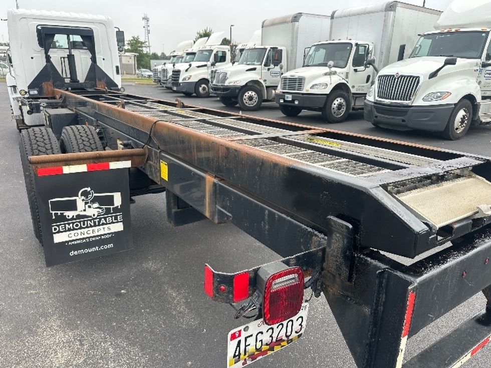 Cab and Chassis Truck-Light and Medium Duty Trucks-Hino-2019-268-New Castle-DE-220,000\n\t\tmiles-$ 31,250 - Image 11