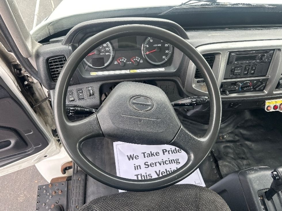 Cab and Chassis Truck-Light and Medium Duty Trucks-Hino-2019-268-New Castle-DE-220,000\n\t\tmiles-$ 31,250 - Image 17