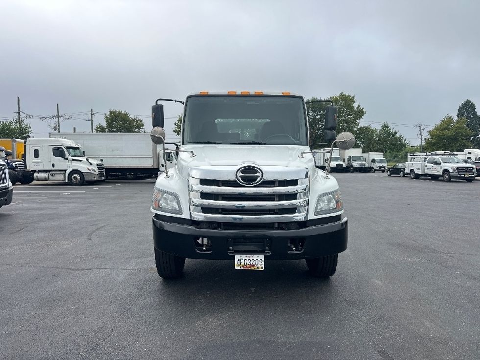 Cab and Chassis Truck-Light and Medium Duty Trucks-Hino-2019-268-New Castle-DE-220,000\n\t\tmiles-$ 31,250 - Image 2