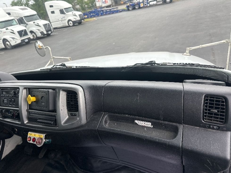 Cab and Chassis Truck-Light and Medium Duty Trucks-Hino-2019-268-New Castle-DE-220,000\n\t\tmiles-$ 31,250 - Image 21