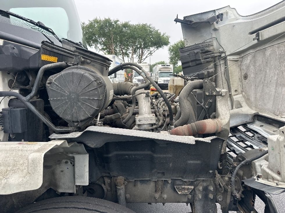 Cab and Chassis Truck-Light and Medium Duty Trucks-Hino-2019-268-New Castle-DE-220,000\n\t\tmiles-$ 31,250 - Image 23