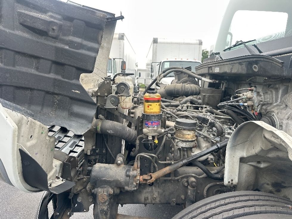 Cab and Chassis Truck-Light and Medium Duty Trucks-Hino-2019-268-New Castle-DE-220,000\n\t\tmiles-$ 31,250 - Image 24