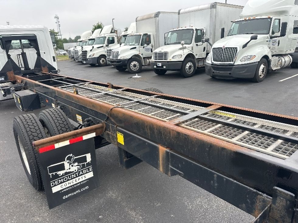 Cab and Chassis Truck-Light and Medium Duty Trucks-Hino-2019-268-New Castle-DE-220,000\n\t\tmiles-$ 31,250 - Image 26