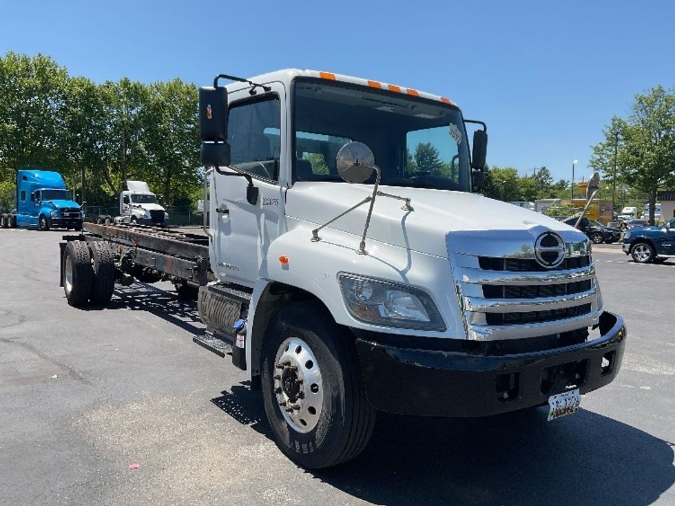 Cab and Chassis Truck-Light and Medium Duty Trucks-Hino-2019-268-New Castle-DE-243,137\n\t\tmiles-$ 28,250 - Image 1