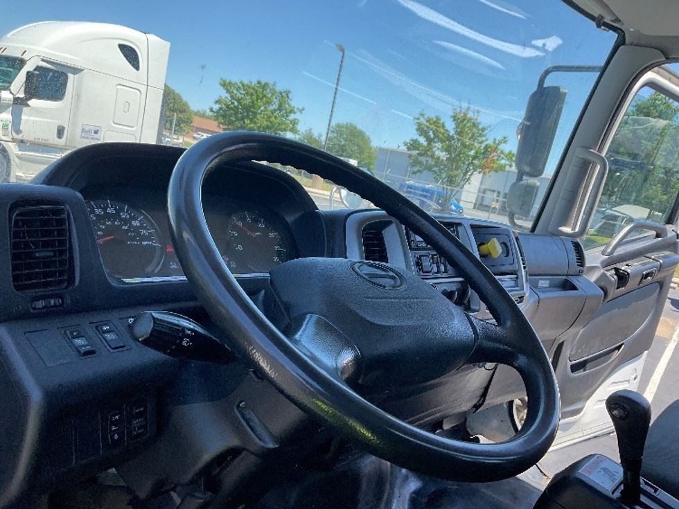 Cab and Chassis Truck-Light and Medium Duty Trucks-Hino-2019-268-New Castle-DE-243,137\n\t\tmiles-$ 28,250 - Image 13