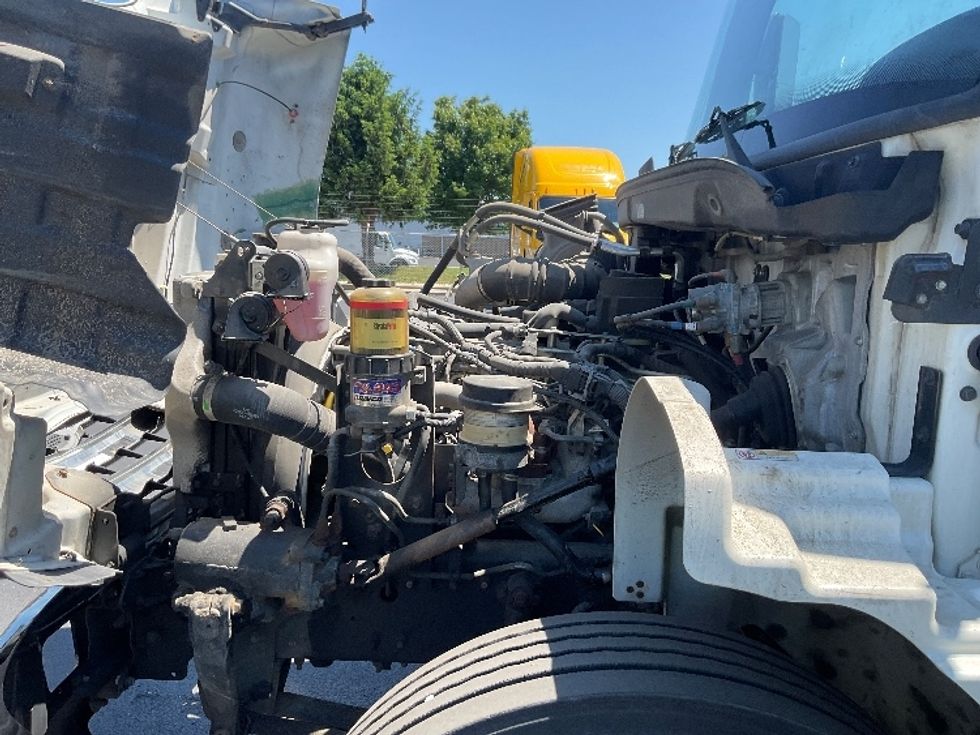 Cab and Chassis Truck-Light and Medium Duty Trucks-Hino-2019-268-New Castle-DE-243,137\n\t\tmiles-$ 28,250 - Image 19