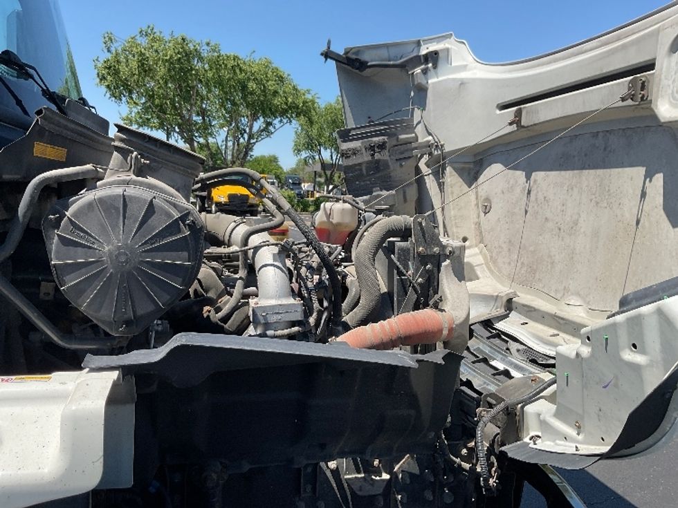 Cab and Chassis Truck-Light and Medium Duty Trucks-Hino-2019-268-New Castle-DE-243,137\n\t\tmiles-$ 28,250 - Image 20
