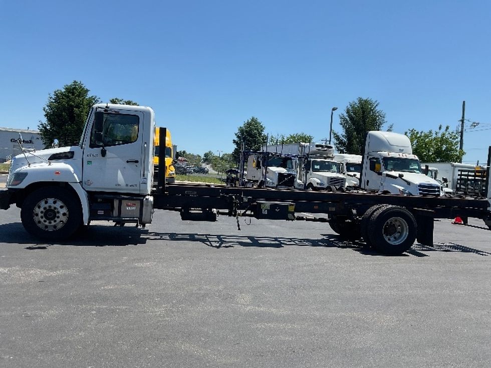 Cab and Chassis Truck-Light and Medium Duty Trucks-Hino-2019-268-New Castle-DE-243,137\n\t\tmiles-$ 28,250 - Image 4
