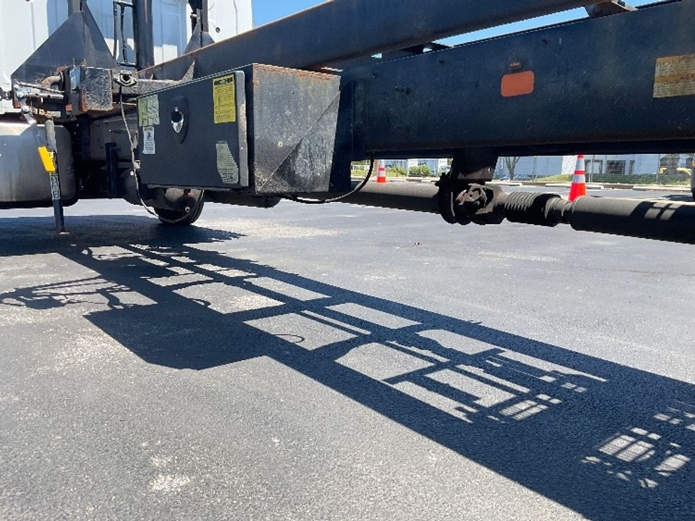 Cab and Chassis Truck-Light and Medium Duty Trucks-Hino-2019-268-New Castle-DE-243,137\n\t\tmiles-$ 28,250 - Image 5