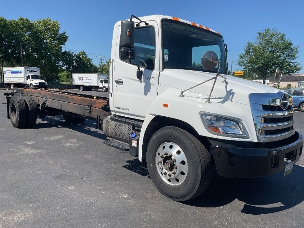 Cab and Chassis Truck-Light and Medium Duty Trucks-Hino-2019-268-New Castle-DE-266,030\n\t\tmiles-$ 25,750 - Image 1