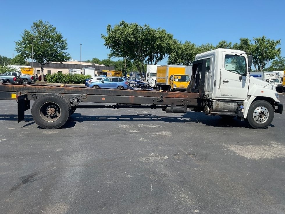 Cab and Chassis Truck-Light and Medium Duty Trucks-Hino-2019-268-New Castle-DE-266,030\n\t\tmiles-$ 25,750 - Image 13