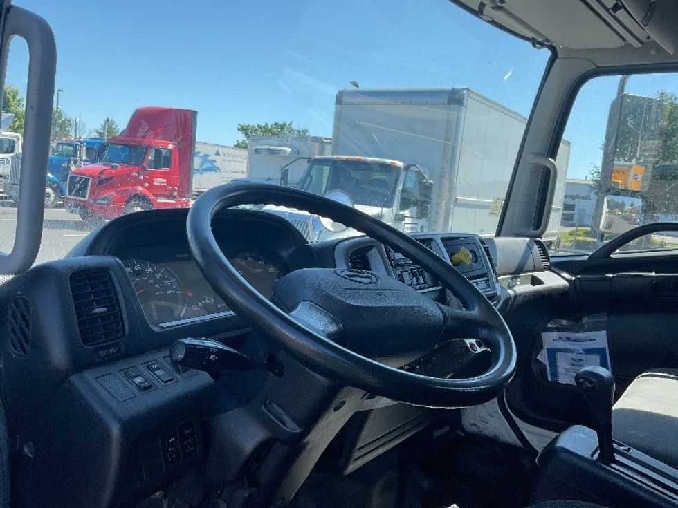 Cab and Chassis Truck-Light and Medium Duty Trucks-Hino-2019-268-New Castle-DE-266,030\n\t\tmiles-$ 25,750 - Image 15