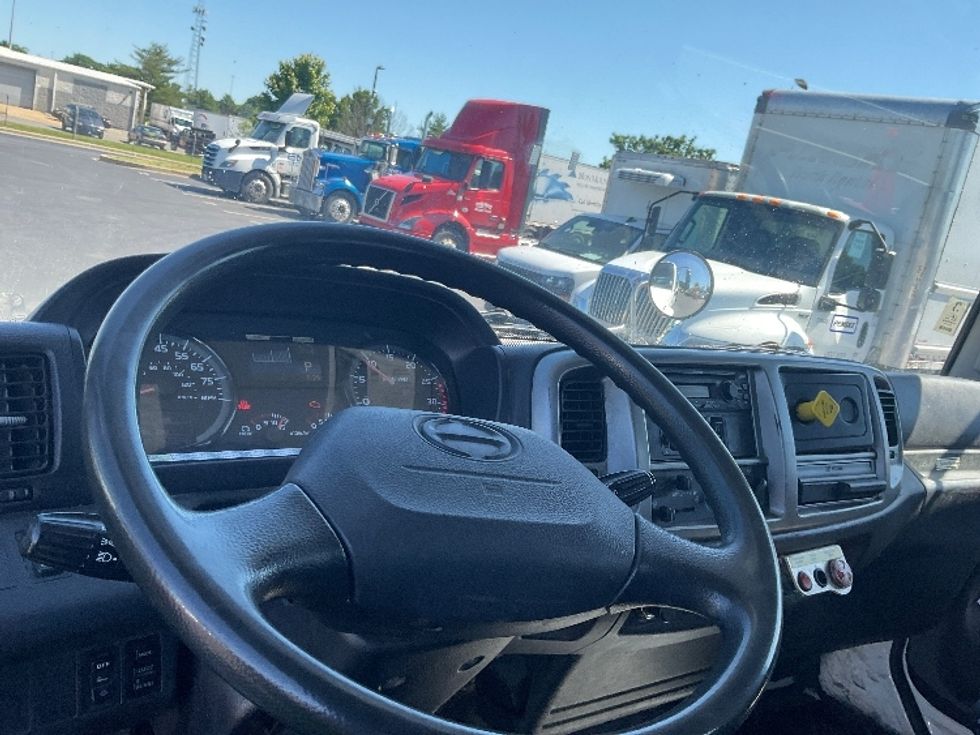 Cab and Chassis Truck-Light and Medium Duty Trucks-Hino-2019-268-New Castle-DE-266,030\n\t\tmiles-$ 25,750 - Image 16