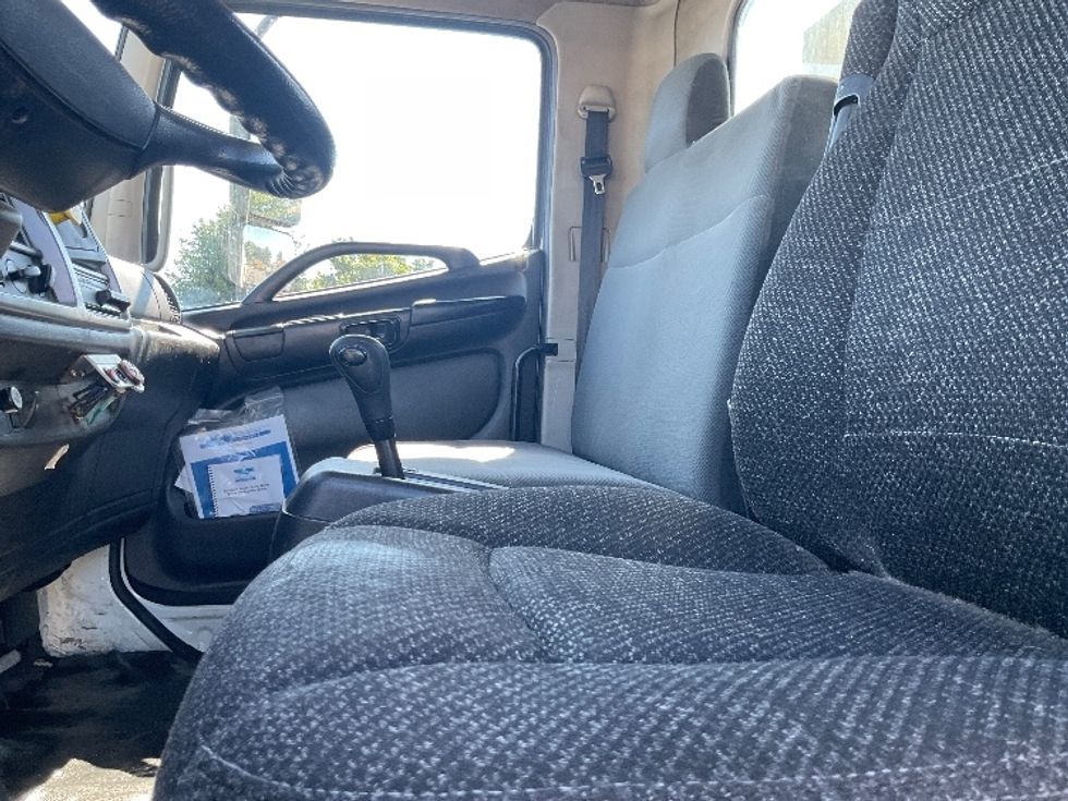 Cab and Chassis Truck-Light and Medium Duty Trucks-Hino-2019-268-New Castle-DE-266,030\n\t\tmiles-$ 25,750 - Image 17