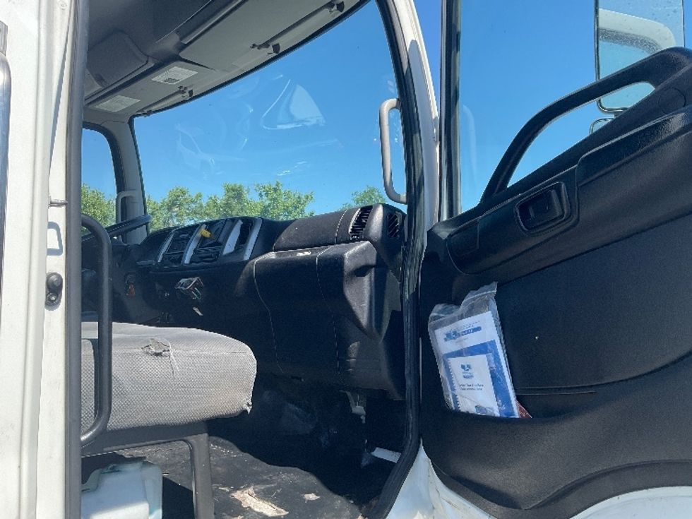 Cab and Chassis Truck-Light and Medium Duty Trucks-Hino-2019-268-New Castle-DE-266,030\n\t\tmiles-$ 25,750 - Image 18