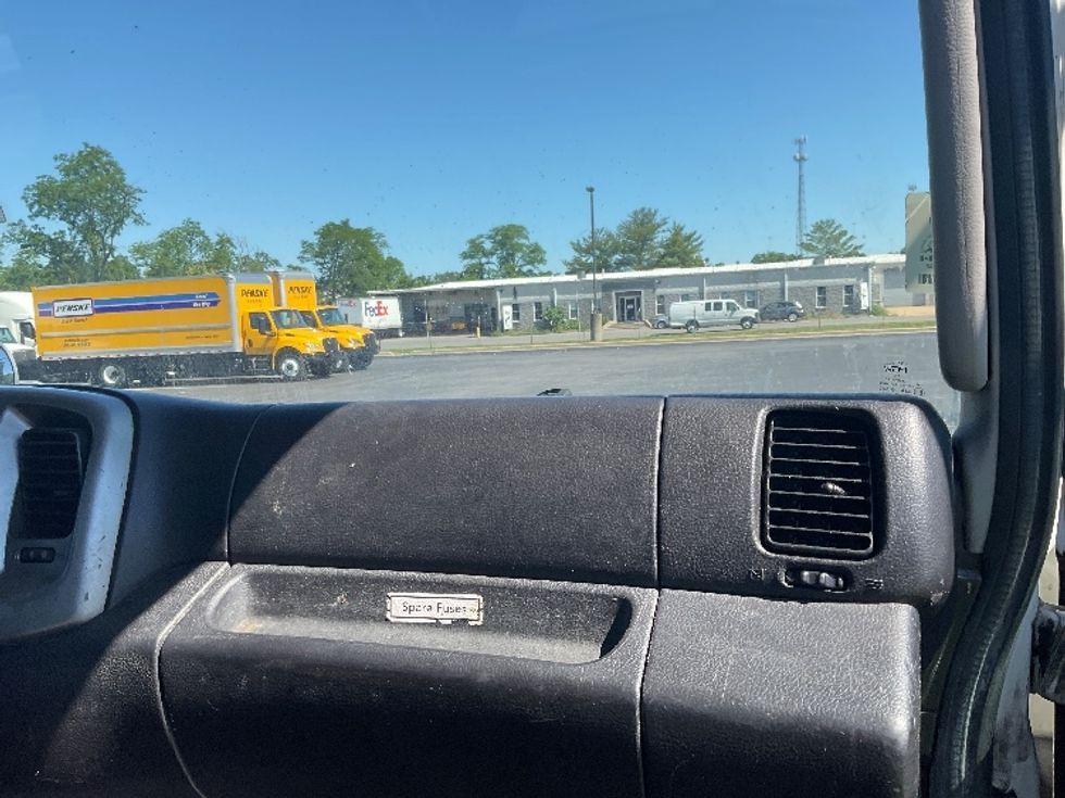 Cab and Chassis Truck-Light and Medium Duty Trucks-Hino-2019-268-New Castle-DE-266,030\n\t\tmiles-$ 25,750 - Image 19