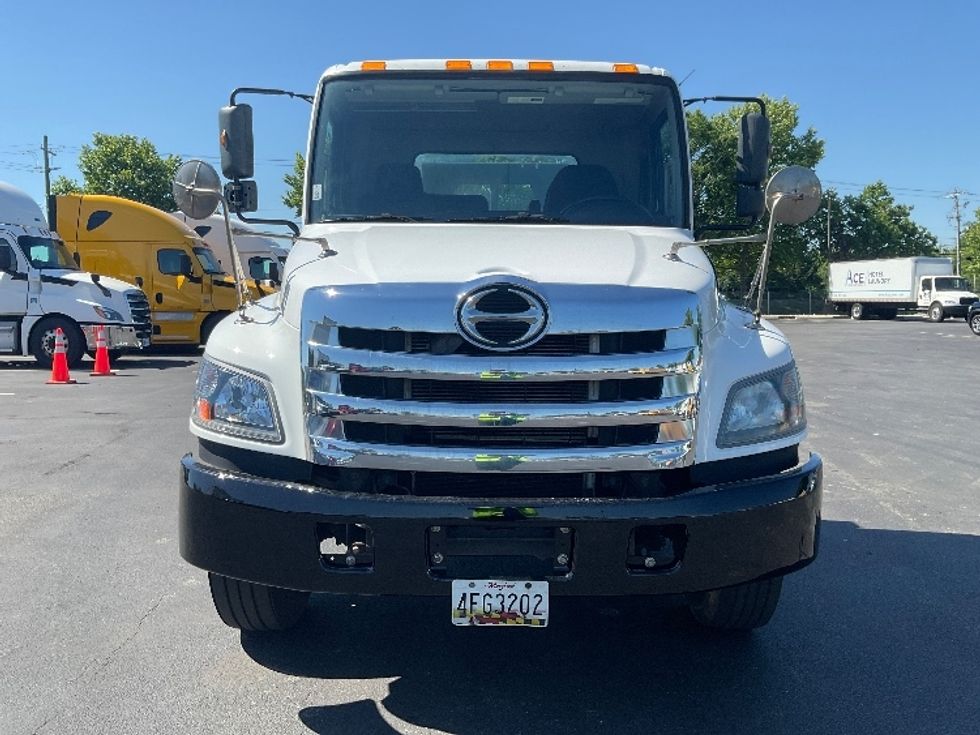 Cab and Chassis Truck-Light and Medium Duty Trucks-Hino-2019-268-New Castle-DE-266,030\n\t\tmiles-$ 25,750 - Image 2