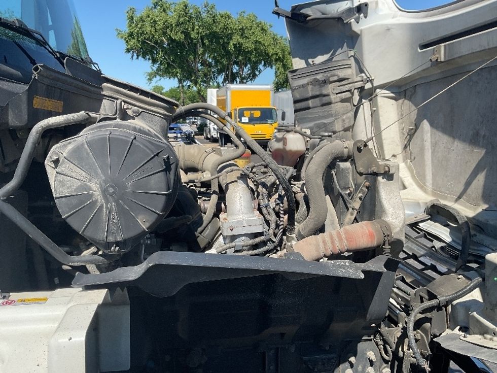Cab and Chassis Truck-Light and Medium Duty Trucks-Hino-2019-268-New Castle-DE-266,030\n\t\tmiles-$ 25,750 - Image 21